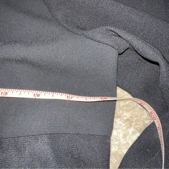 Tahari size M Black Sweater - Picture 3 of 7